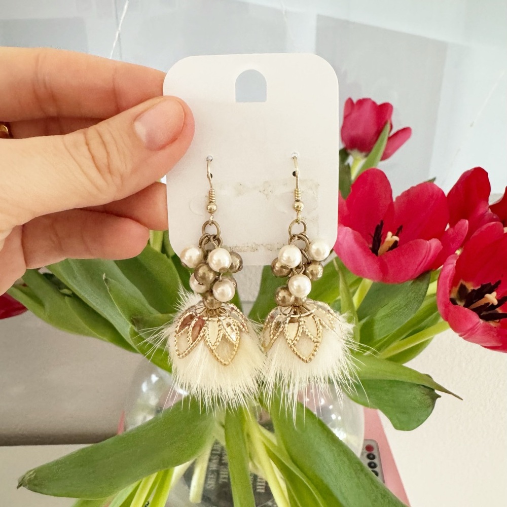 Pom Pom White Plush Ball Pearl Beaded Gold Earrings